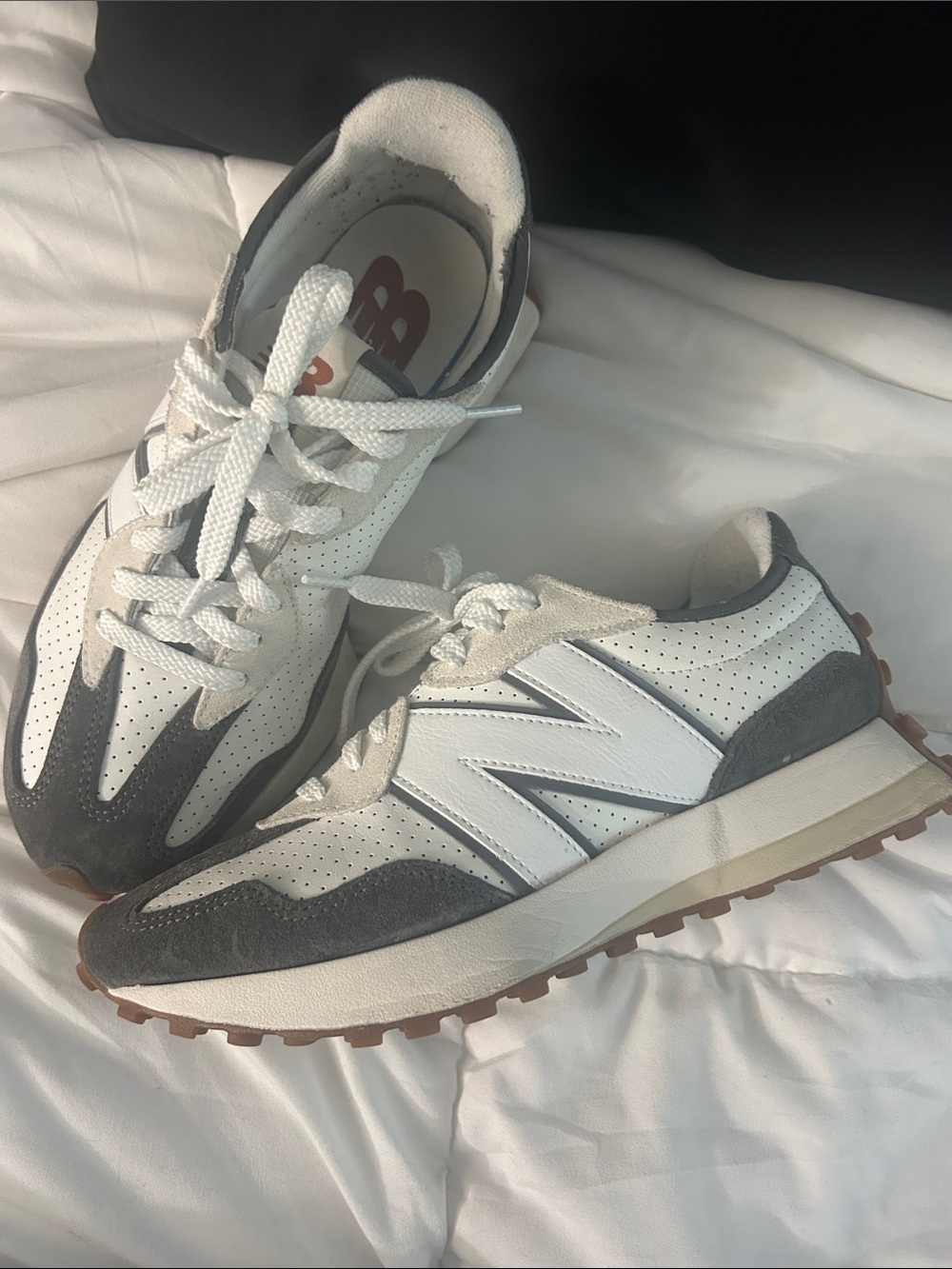 New Balance 327 Women’s White & Gray Sneakers